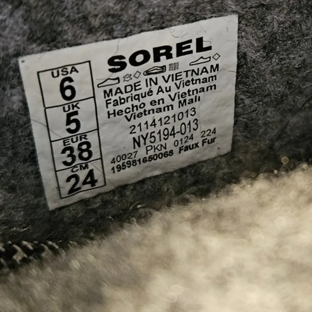 Sorel Joan of Artic Black Waterproof Faux Fur removable line winter boots sz 6